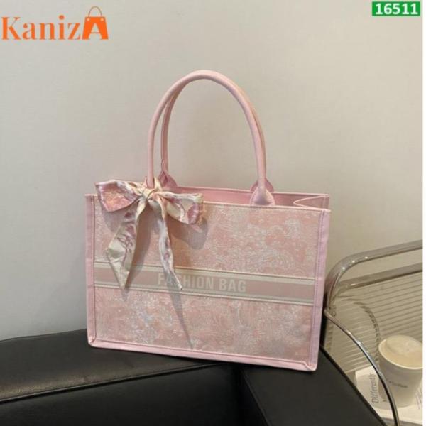 Buy Stylish Tote Bags for Women in Bangladesh